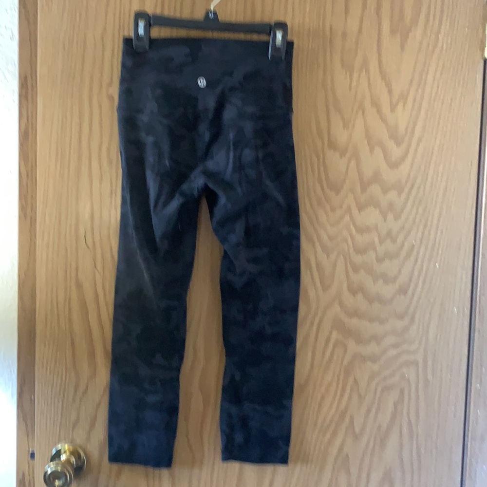 Lululemon yoga pants - Picture 2 of 2